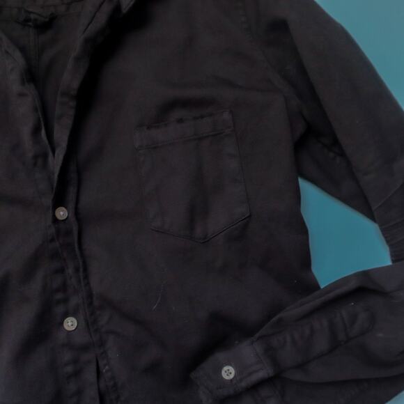 Frank & Eileen Barry Black Raw Hem Button Front Chambray Top Size Small - Picture 4 of 9